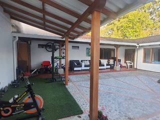 Foto 1 de casa amplia en un piso