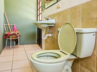 EN VENTA CASA COMERCIAL EN HUNTER