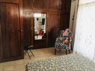Casa de un Piso en Venta al Costado del Parque de las Madres de Portoviejo