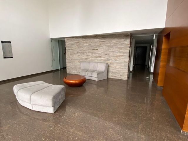 Alquiler de departamento en el condominio River Tower en el kilómetro 6 de la Vía La Puntilla Samborondón
