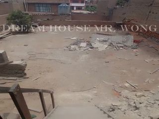 Foto 9 de OCACION POR VIAJE VENDO AMPLIA CASONA DE 285.65M2 COMO TERRENO EN PAMPA DE COMAS ALT. 47 AV. TUPAC AMARU