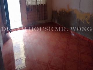 Foto 2 de OCACION POR VIAJE VENDO AMPLIA CASONA DE 285.65M2 COMO TERRENO EN PAMPA DE COMAS ALT. 47 AV. TUPAC AMARU