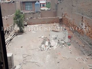 Foto 10 de OCACION POR VIAJE VENDO AMPLIA CASONA DE 285.65M2 COMO TERRENO EN PAMPA DE COMAS ALT. 47 AV. TUPAC AMARU