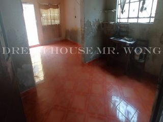 Foto 4 de OCACION POR VIAJE VENDO AMPLIA CASONA DE 285.65M2 COMO TERRENO EN PAMPA DE COMAS ALT. 47 AV. TUPAC AMARU