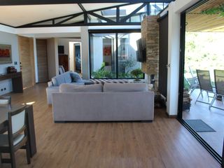 Foto 6 de Beautiful Home in Gated Residential Community - Surrounded by Mountian Views