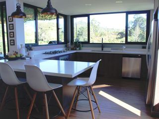 Foto 2 de Beautiful Home in Gated Residential Community - Surrounded by Mountian Views