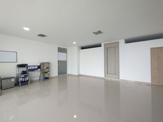 Oficina en arriendo en Alto Prado.