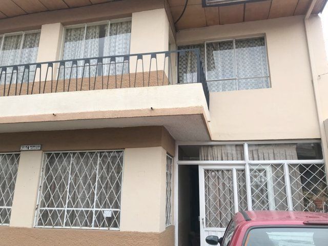 Oportunidad amplia casa comercial en venta, centro de Cuenca, sector Gran Aki