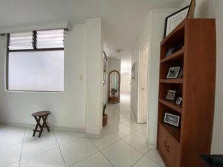 Apartamento en venta en Almeria, Medellín