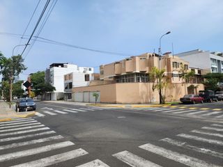 ¡VENTA TERRENO A MEDIA CUADRA DE PARQUE EN MIRAFLORES!