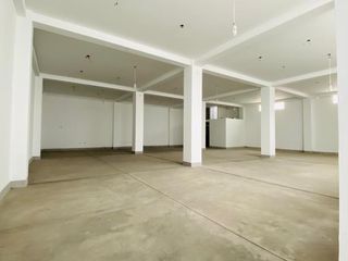 Foto 1 de Alquilo Local Industrial de 320m2 en Surquillo