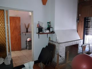 Foto 5 de VENTA Casa con pileta en Barrio Talleres Este