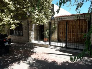 Foto 35 de VENTA Casa con pileta en Barrio Talleres Este