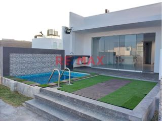 Foto 2 de Cerro Azul - Venta De Casa De Playa