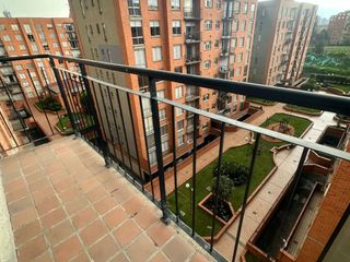 Venta apartamento con excelente iluminación, balcón con vista interior en Hayuelos