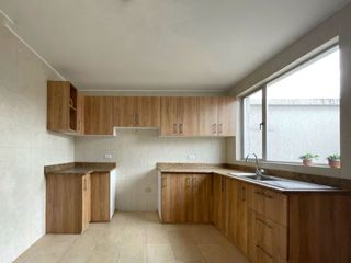Foto 6 de Venta de casas en conjunto habitacional en Ambato