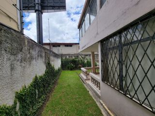Casa comercial/Terreno en Venta de 600 Metros en el sector Batan bajo, Quito