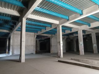 Foto 7 de Edificio comercial e industrial en Ate
