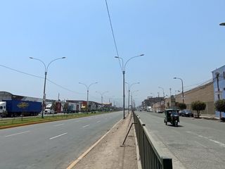 Foto 11 de Edificio comercial e industrial en Ate