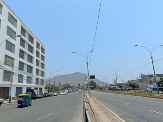 Foto 12 de Edificio comercial e industrial en Ate