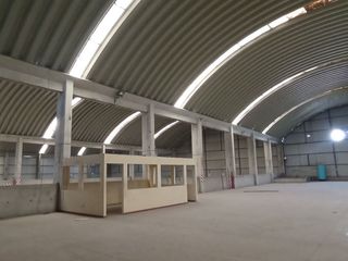 Foto 6 de Edificio comercial e industrial en Ate
