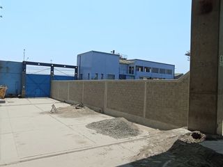 Foto 14 de Edificio comercial e industrial en Ate