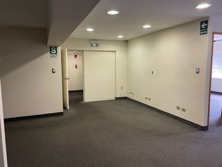 Foto 8 de VENDO OFICINA EN EL CORAZON DEL CENTRO FINANCIERO DE SAN ISIDRO