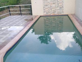 Te vendo es hermosa casa finca con piscina familiar, en Porce, muy cerca de Barbosa y bien barata.