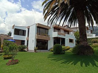 Casa en Venta 464 m² Miravalle Dos, Terreno de 780 m² 3 Parqueaderos