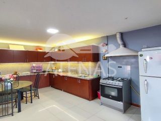 Foto 3 de CASA EN VENTA DE CUATRO DORMITORIOS, OCHOA LEON