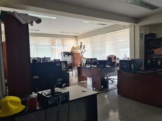 Foto 9 de Edificio comercial en plena centro Avenida Pardo de Chimbote