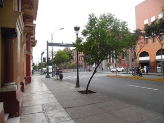 Foto 4 de CASA EN EXCELENTE ZONA COMERCIAL – CERCADO DE LIMA