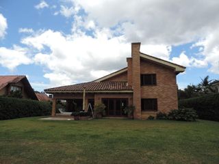 Hermosa casa campestre amoblada en parcelación Andalucia, LLano Grande, Antioquia