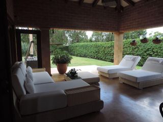 Hermosa casa campestre amoblada en parcelación Andalucia, LLano Grande, Antioquia