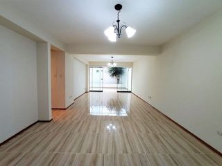 Departamento en Alquiler Sin Muebles en Miraflores en 1er. piso de 3 dormitorios 180 mt.