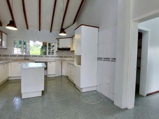 Foto 10 de Arriendo casa en Tumbaco, una sola planta, urbanización privada y segura.
