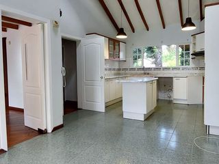 Foto 11 de Arriendo casa en Tumbaco, una sola planta, urbanización privada y segura.