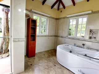 Foto 20 de Arriendo casa en Tumbaco, una sola planta, urbanización privada y segura.