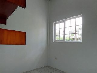 Foto 34 de Arriendo casa en Tumbaco, una sola planta, urbanización privada y segura.