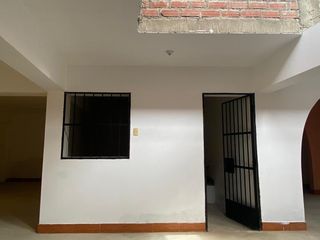Foto 4 de Venta de casa en zona comercial Panamericana Sur Km 24 - Ocasión