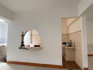 Foto 10 de Venta de casa en zona comercial Panamericana Sur Km 24 - Ocasión