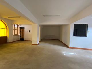 Foto 3 de Venta de casa en zona comercial Panamericana Sur Km 24 - Ocasión