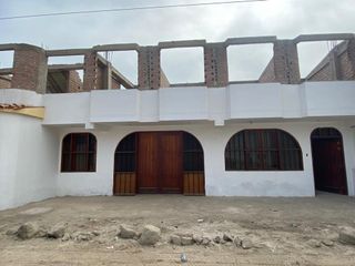 Foto 1 de Venta de casa en zona comercial Panamericana Sur Km 24 - Ocasión