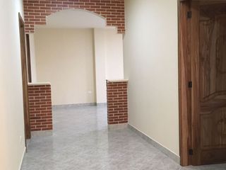 VENDO CASA A POCOS METROS DEL ANILLO VIAL, CERCA AL SHOOPPING.
