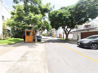 Foto 3 de OPORTUNIDAD LINDO DEPARTAMENTO PRIMER PISO - TIPO CASITA - TERRAZA - ASENSOR DIRECTO - 3 COCHERAS - EXCLUSIVA ZONA SAN ISIDRO