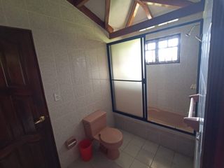 Foto 6 de Vendo un Terreno con Casa en Pifo