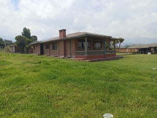 Foto 38 de Vendo un Terreno con Casa en Pifo