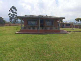 Foto 36 de Vendo un Terreno con Casa en Pifo