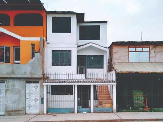 Venta de Casa como Terreno en Avenida Comercial en Villa El Salvador