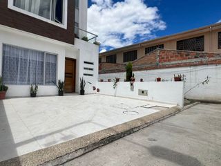 Vendo Casa Dentro de Condominio, Sector Ricaurte, Cuenca